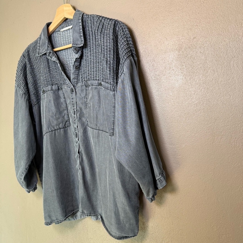 Lovestich Women’s Button Down Distressed Gray Top Size XL Pin-tuck Pleating - Picture 8 of 15